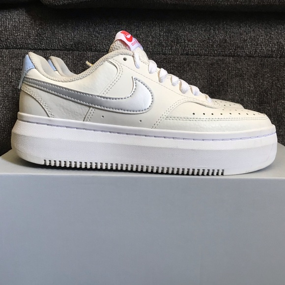 Nike Air Force 1 Court Vision size 8.5W - Picture 5 of 7